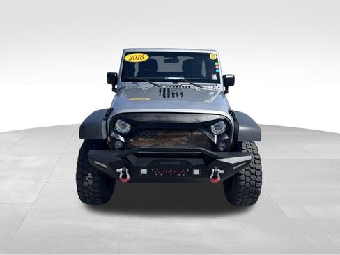 Used 2016 Jeep Wrangler Unlimited Sport w/ Connectivity Group AWD/4WD image 9