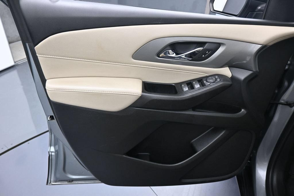 Used 2024 Chevrolet Traverse LS FWD image 13