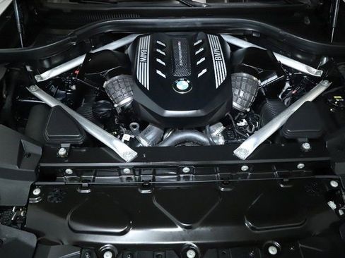 Used 2021 BMW X5 M50i w/ Premium Package image 36