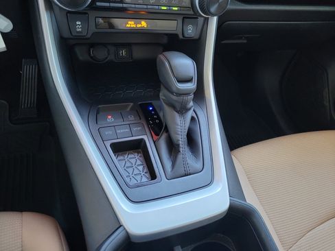 Certified 2025 Toyota RAV4 LE image 23