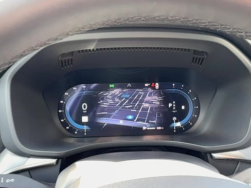 Certified 2025 Volvo XC60 B5 Core image 17