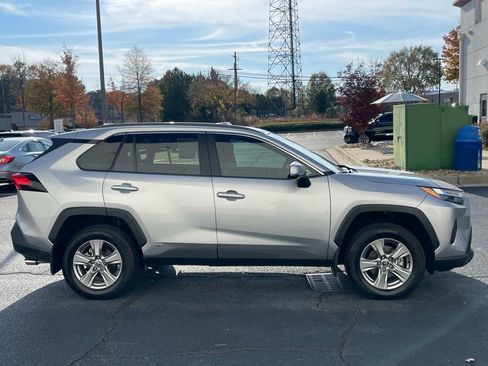 Used 2024 Toyota RAV4 XLE image 7