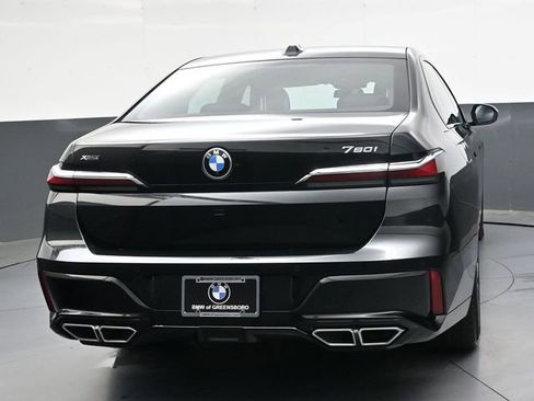 Used 2024 BMW 760i xDrive image 4