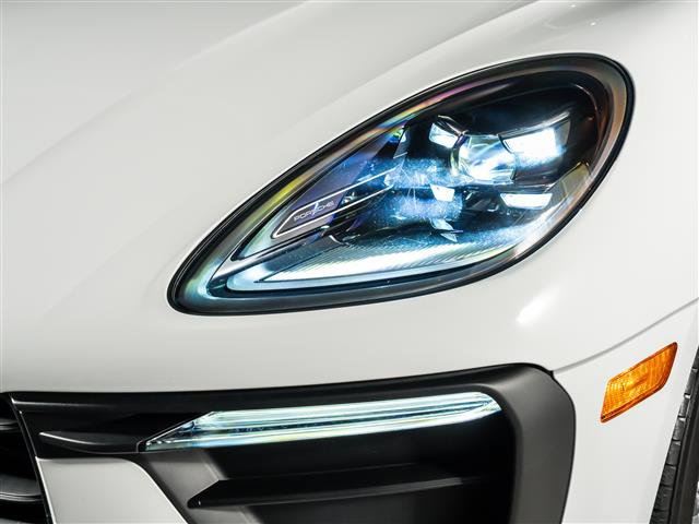 Used 2026 Porsche Macan AWD/4WD image 12