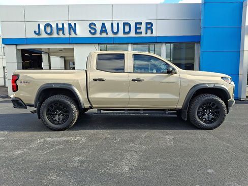 Used 2024 Chevrolet Colorado Trail Boss w/ Technology Package AWD/4WD image 7