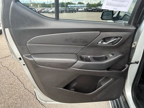 Used 2019 Chevrolet Traverse LT FWD image 14
