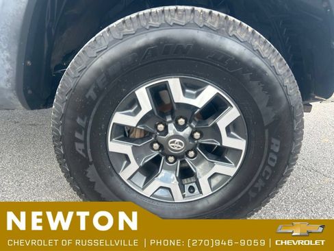 Used 2016 Toyota Tacoma TRD Off-Road w/ Towing Package AWD/4WD image 41