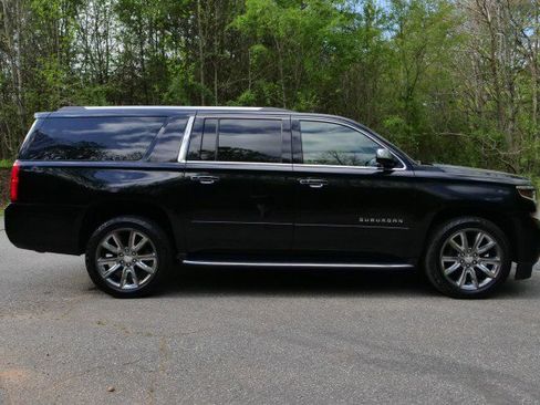Used 2019 Chevrolet Suburban Premier image 46