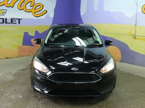 Used 2017 Ford Focus SE image 3