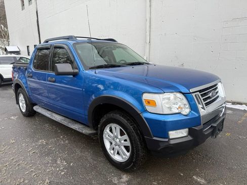 Used 2010 Ford Explorer Sport Trac XLT image 2