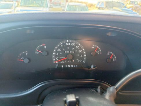 Used 2000 Ford E-350 and Econoline 350 XLT RWD image 15