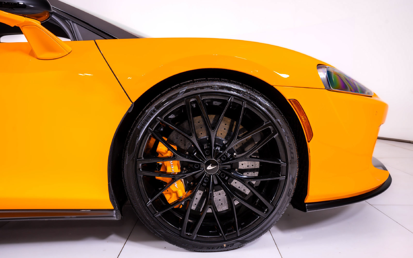 Used 2023 McLaren GT RWD image 16
