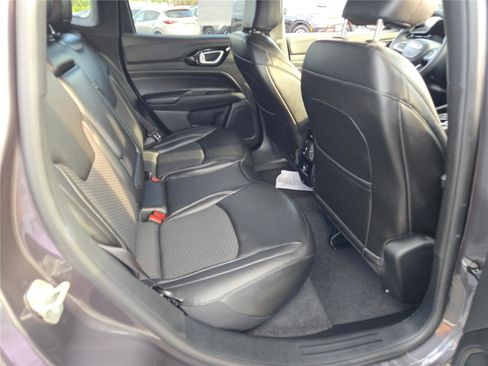 Certified 2024 Jeep Compass Latitude w/ Altitude Special Edition image 11