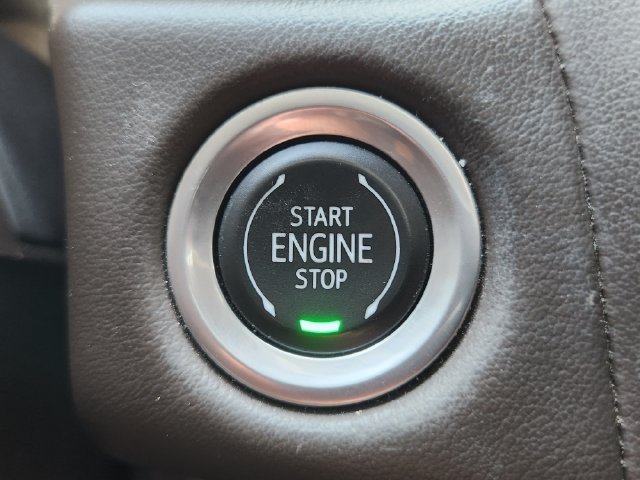 Used 2021 GMC Yukon SLT w/ SLT Luxury Package RWD image 19