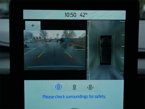 Used 2020 Ford Explorer Platinum w/ Premium Technology Package image 27