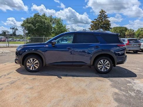 Used 2025 Nissan Pathfinder SL FWD image 7