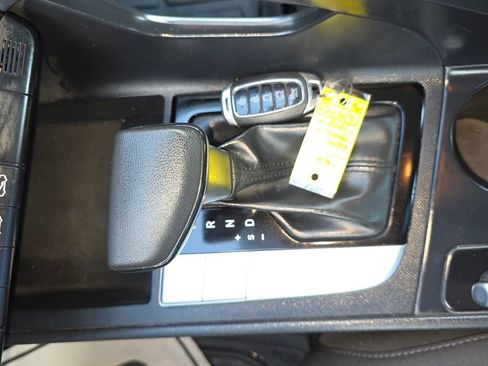 Used 2021 Hyundai Elantra SEL image 15