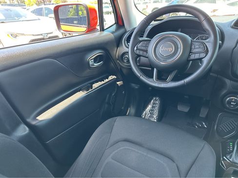 Used 2017 Jeep Renegade Altitude image 18