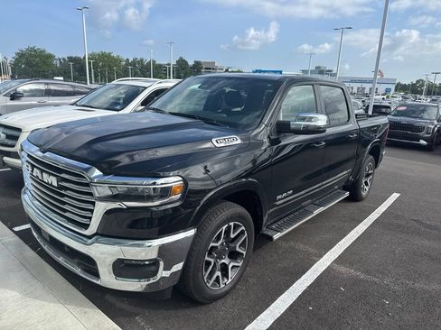 Used 2025 RAM 1500 Laramie AWD/4WD image 2