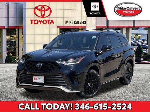 Certified 2024 Toyota Highlander XSE FWD image 1