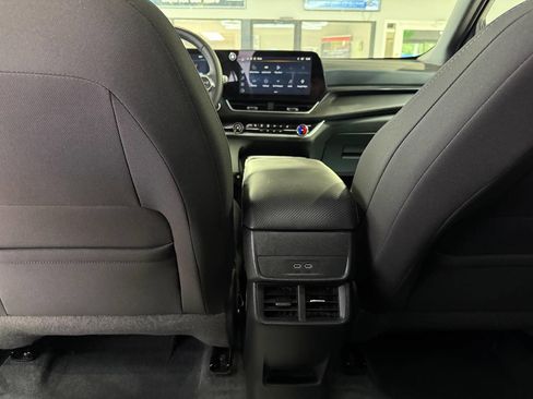 Used 2026 Chevrolet Equinox LT FWD image 33