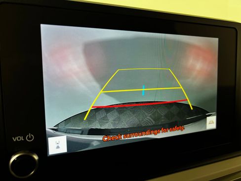 Certified 2024 Toyota Tacoma TRD Off-Road image 18