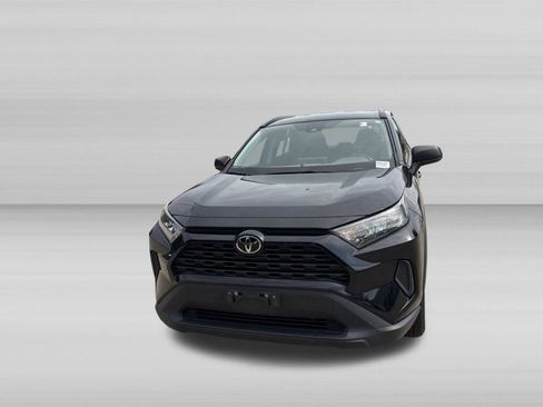 Used 2021 Toyota RAV4 LE AWD/4WD image 10