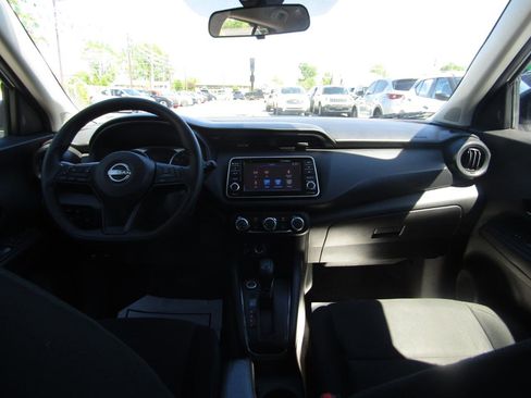 Used 2024 Nissan Kicks S FWD image 13