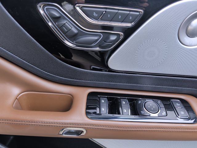 Used 2022 Lincoln Aviator Reserve w/ Equipment Group 201A AWD/4WD image 14