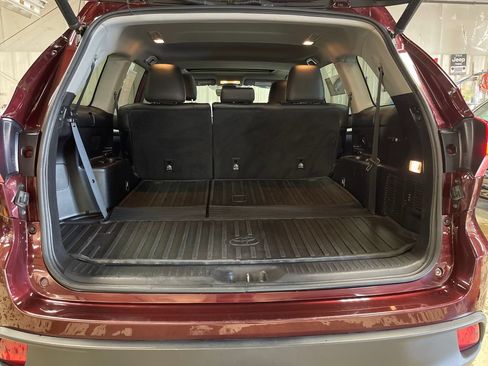 Certified 2019 Toyota Highlander XLE AWD/4WD image 16