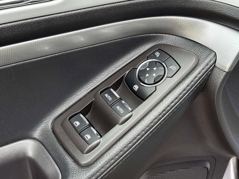 Used 2013 Ford Explorer XLT image 25