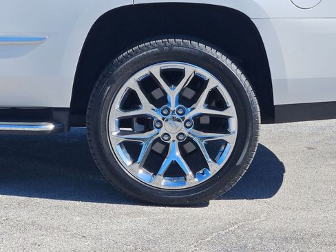 Used 2020 Cadillac Escalade Premium Luxury image 32