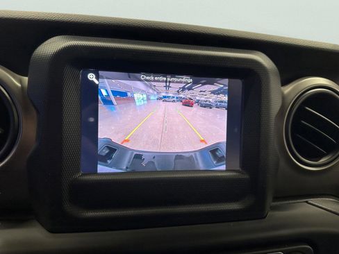 Used 2021 Jeep Gladiator Sport image 27