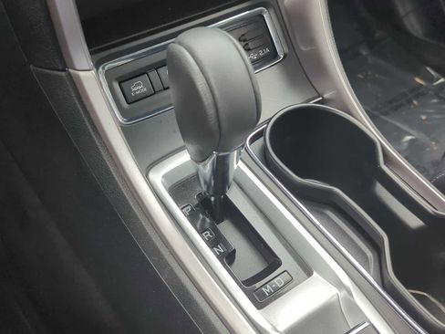 Certified 2022 Subaru Ascent Limited w/ Technology Package AWD/4WD image 34