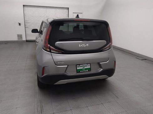 Used 2023 Kia Soul LX FWD image 6