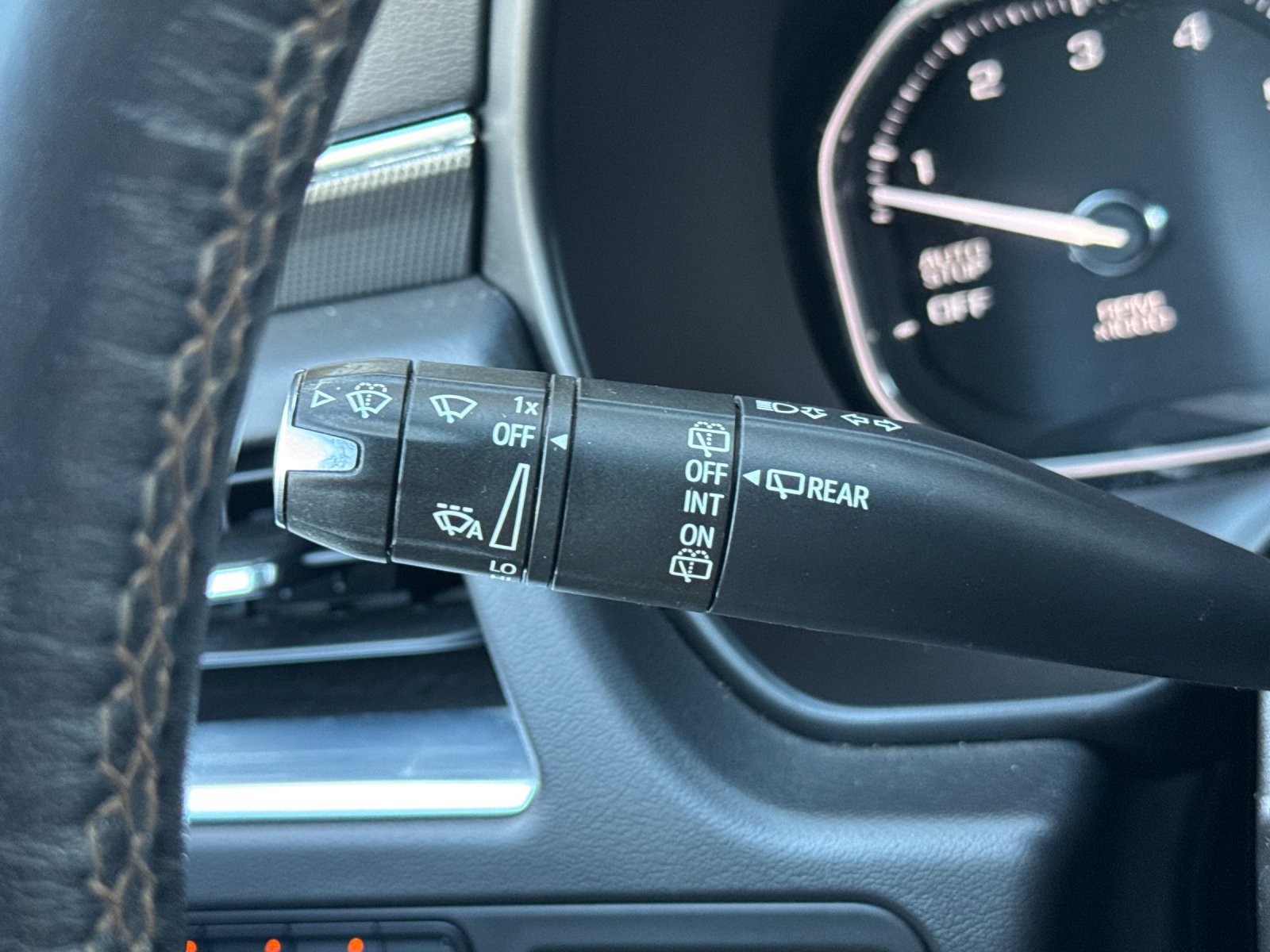 Used 2021 GMC Yukon AT4 AWD/4WD image 30