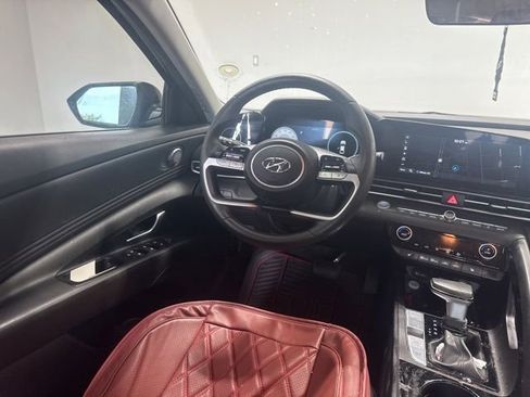Used 2023 Hyundai Elantra SEL w/ Convenience Package FWD image 20