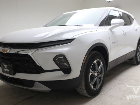 New 2026 Chevrolet Blazer LT FWD image 1