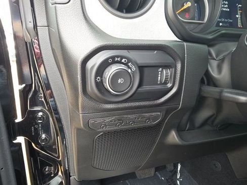 Used 2024 Jeep Wrangler Sport S image 15