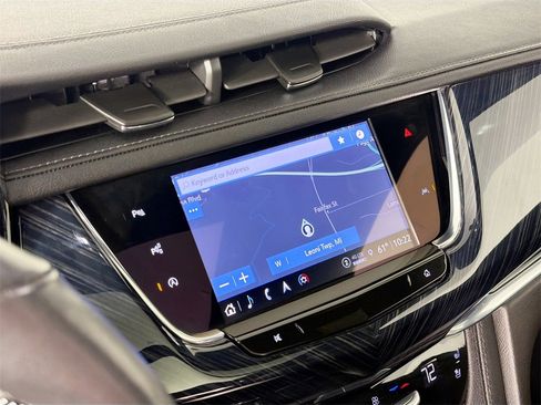 Used 2023 Cadillac XT6 Premium Luxury image 13