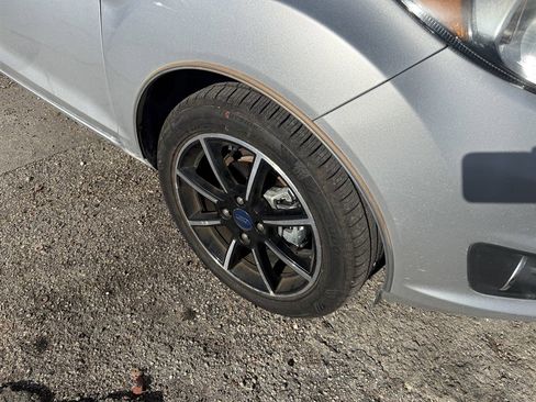 Used 2015 Ford Fiesta SE w/ Equipment Group 201A image 11