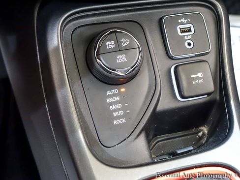 Used 2021 Jeep Compass Trailhawk w/ Sun and Sound Group AWD/4WD image 24