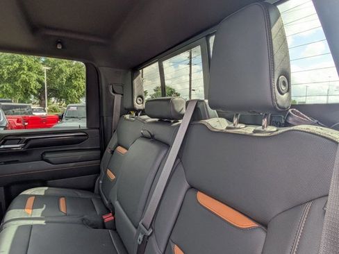 Used 2024 GMC Sierra 2500 AT4 w/ AT4 Premium Plus Package image 15