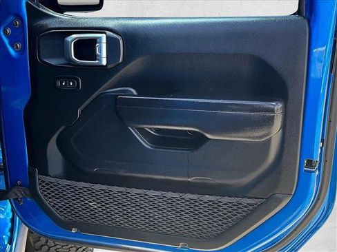 Used 2021 Jeep Gladiator Willys image 14