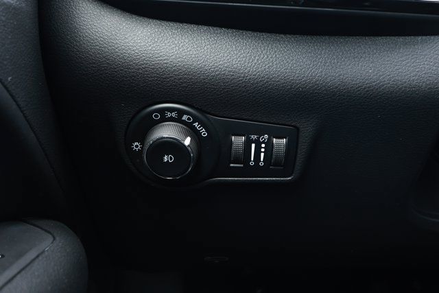 New 2026 Jeep Compass Latitude AWD/4WD image 15