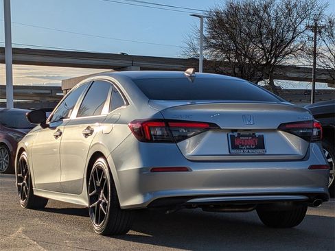 Used 2025 Honda Civic Sport image 4