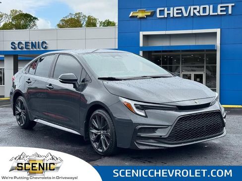 Used 2025 Toyota Corolla SE FWD image 1