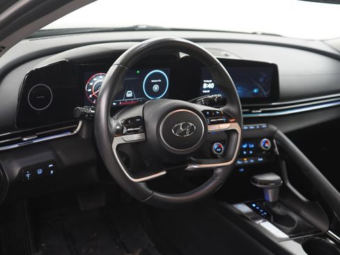 Used 2023 Hyundai Elantra Limited FWD image 19
