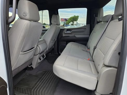 Used 2024 Chevrolet Silverado 1500 LT w/ Z71 Off-Road Package AWD/4WD image 13