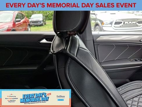 Used 2024 Volkswagen Tiguan SE R-Line AWD/4WD image 13